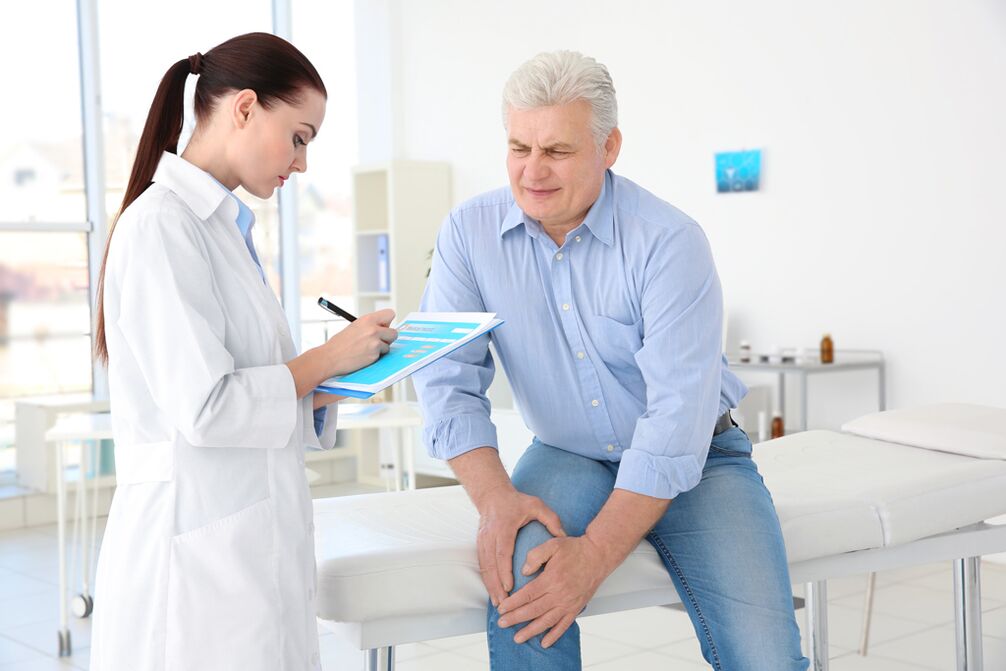 A doctor prescribes a treatment for a patient with osteoarthritis of the knee joint